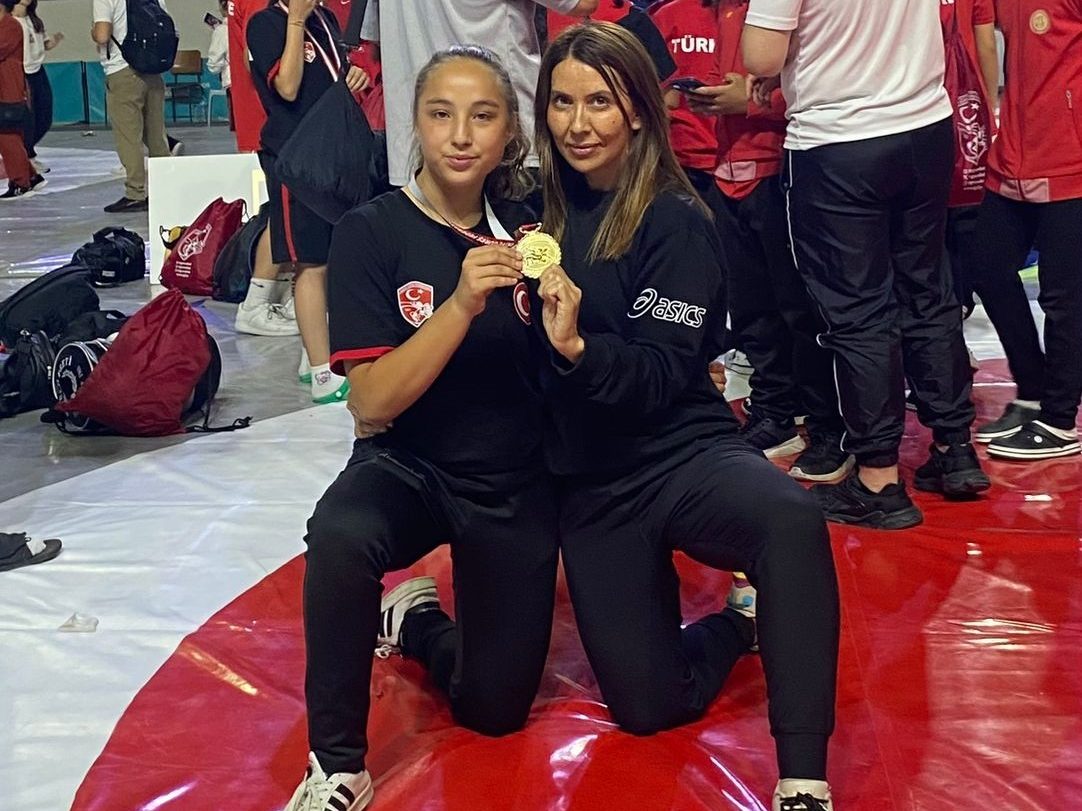 ayça çomak şampiyon güreş kadınlar türkiye şampiyonası muğla