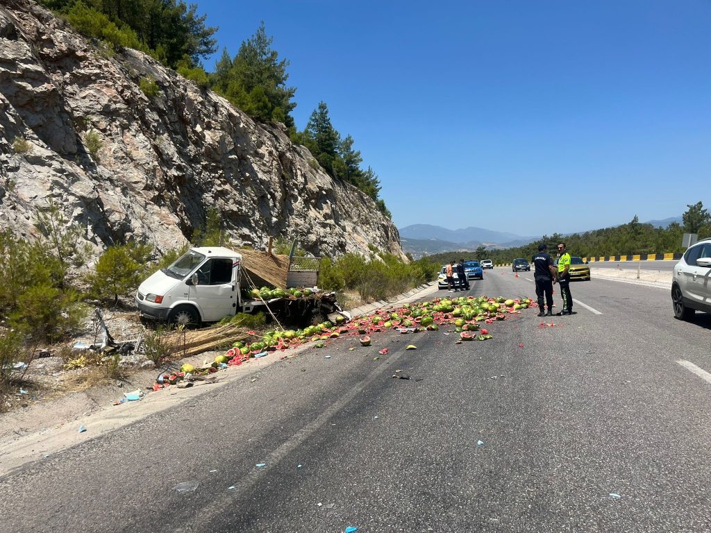 milas kamyonet, milas kaza, milas trafik kazası, milas kamyonet kazası, milas