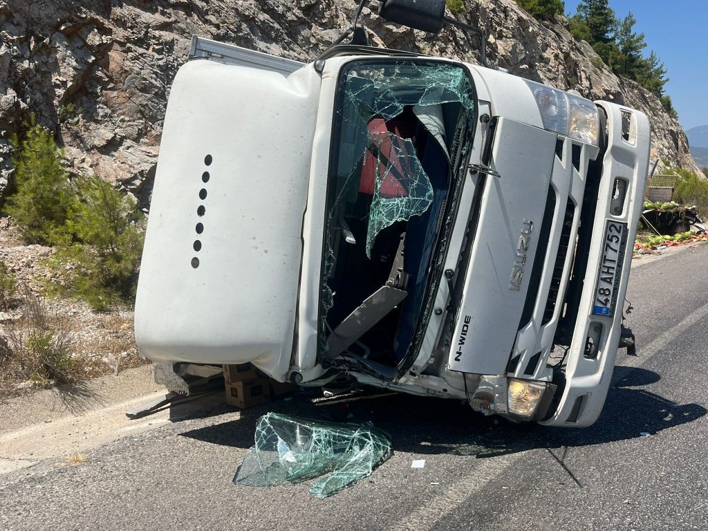 milas kamyonet, milas kaza, milas trafik kazası, milas kamyonet kazası, milas