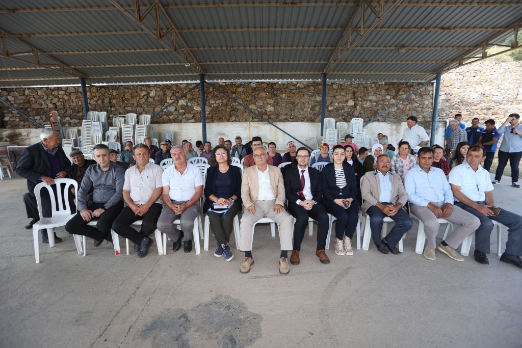 muğla ili arı yetiştiriciliği birliği, menteşe muğla ili arı yetiştiriciliği birliği üyeleri, menteşede arıcılara maske dağıtıldı, menteşede arıcılara körük dağıtıldı, arıcılara maske ve körük