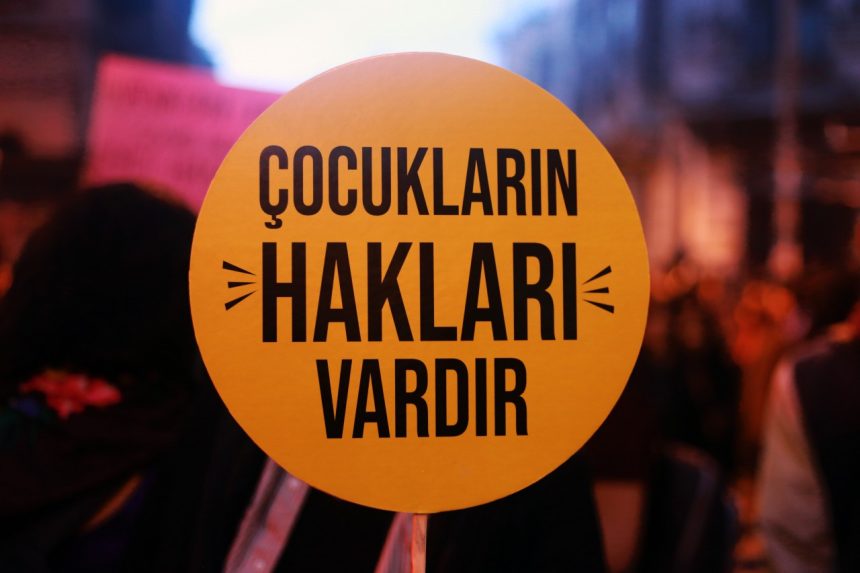 bodrumda çocuğa yönelik şiddet,
