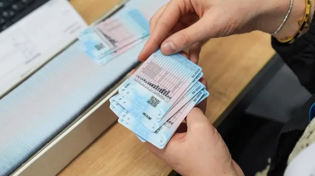 ehliyet yenileme son gün ne zaman ehliyet değiştirme ücreti ehliyet yenileme ücreti nasıl ödenir ehliyet yenileme evrakları ehliyet yenileme gerekli evraklar