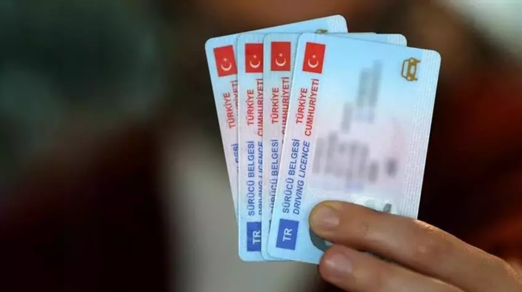 ehliyet yenileme son gün ne zaman ehliyet değiştirme ücreti ehliyet yenileme ücreti nasıl ödenir ehliyet yenileme evrakları ehliyet yenileme gerekli evraklar