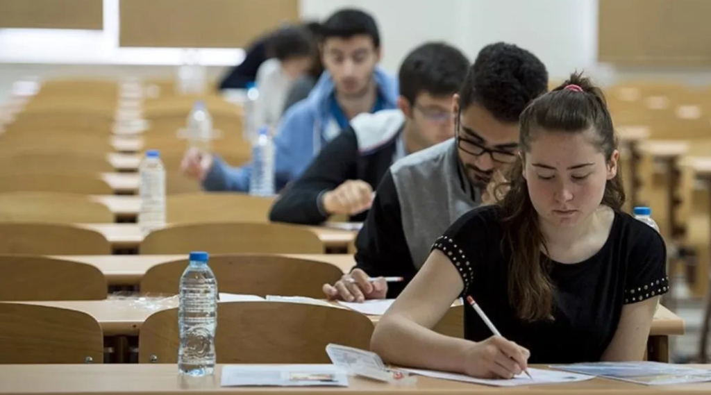 yks sınav gözetmen
yks sınav gözetmen ücreti
meb sınav gözetmen ücreti
ösym görevli ücretleri
ösym salon başkanı ücreti