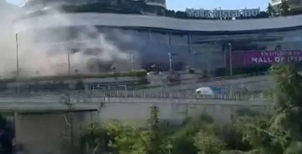 mall of istanbul, mall of istanbul yangın, mall of yangın, mall of istanbul son dakika, mall of istanbul yangın