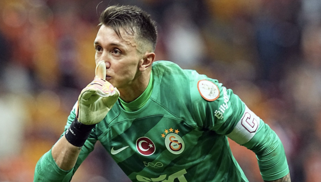 muslera hangi takıma gitti, estudiantes, muslera estudiantes, muslera transfer, fernando muslera