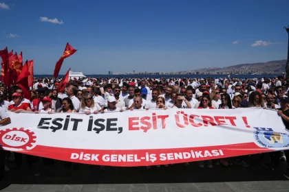 izmir grev bitti, grev bitti mi izmir, izmir grev son dakika, izmir grev bitti, izmir grevi