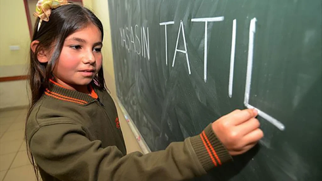 okulların açılmasına kaç gün kaldı, okullar ne zaman açılıyor, yaz tatili ne zaman bitiyor, okullar ne zaman açılacak, yaz tatili