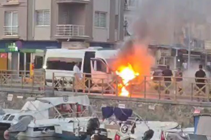 marmaris servis, marmariste turistleri taşıyan servis, marmariste turistleri taşıyan servis yandı, marmariste servis yandı, marmaris