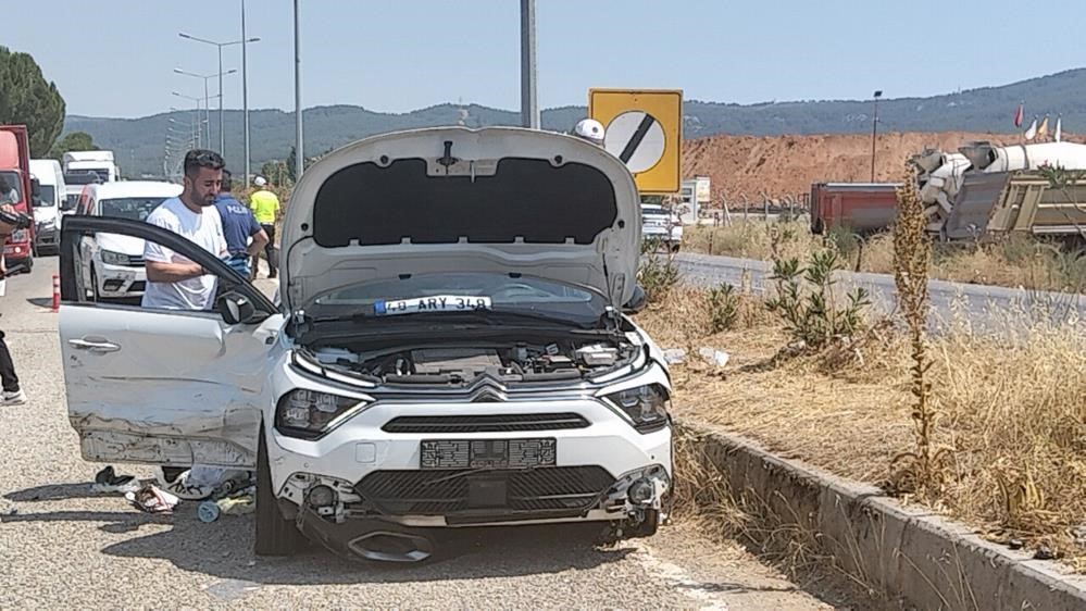 menteşe, menteşe polis aracına zarar, menteşe polis aracı, menteşe polis, menteşe dur ihtarına uymayan