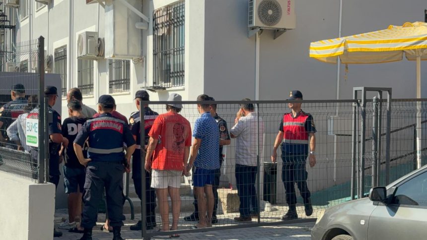 seydikemer göçmen kaçakçılığı operasyonu, ak parti göçmen kaçakçılığı, göçmen kaçakçılığı operasyonu, göçmen kaçakçılığı, seydikemer göçmen