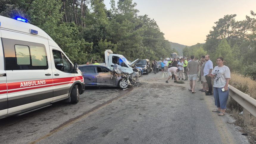 bodrum trafik kazası, bodrum kaza, bodrum dört kişi yaralandı