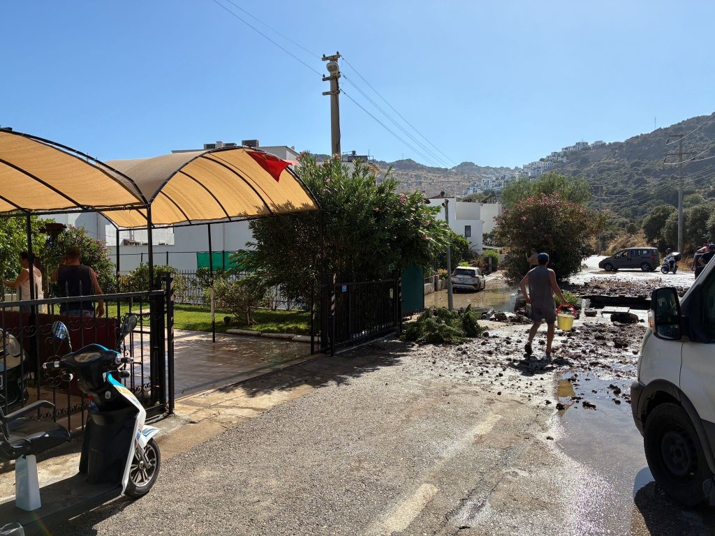 bodrum ana isale hattı, bodrum ana isale hattı patlama, ana isale hattı patlama, bodrum, bodrum yahşi mahallesi