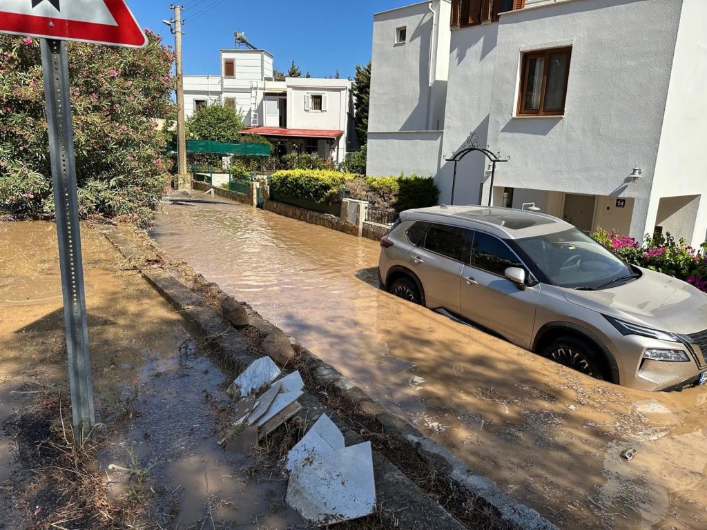 bodrum ana isale hattı, bodrum ana isale hattı patlama, ana isale hattı patlama, bodrum, bodrum yahşi mahallesi