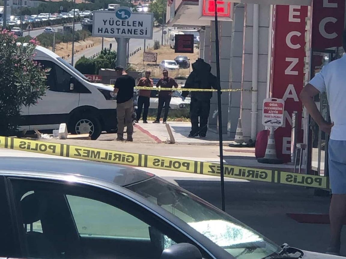menteşe bomba imha muğla bomba imha muğla yol kenarında valiz