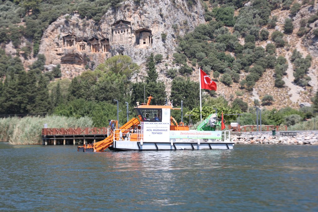 köyceğiz gölü, dalyan kanalı, muğla köyceğiz, muğla büyükşehir belediyesi, katı atık yüzey temizleme 