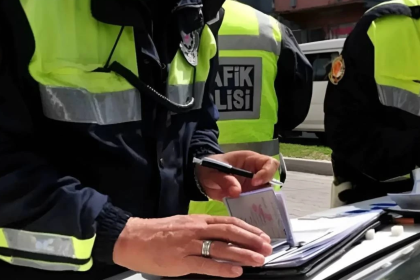 trafik cezası nasıl ödenir, indirimli trafik cezası ödeme süresi, trafik cezası sorgulama, trafik cezası erken ödeme, trafik cezası ödeme yöntemleri