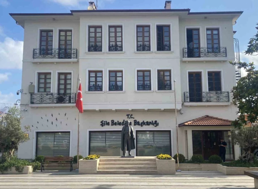 şile belediye başkanı gözaltına alındı, şile belediyesi gözaltı, özgür kabadayı, özgür kabadayı kimdir