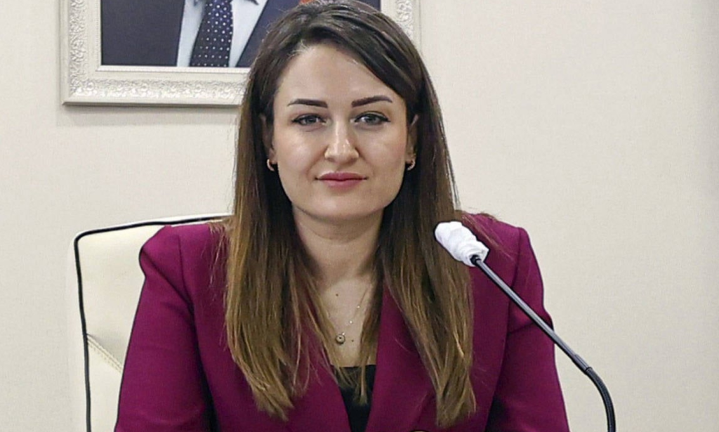 büşra özdemir, antalya büyükşehir belediyesi, abb başkan vekili, büşra özdemir antalya, büşra özdemir kimdir
