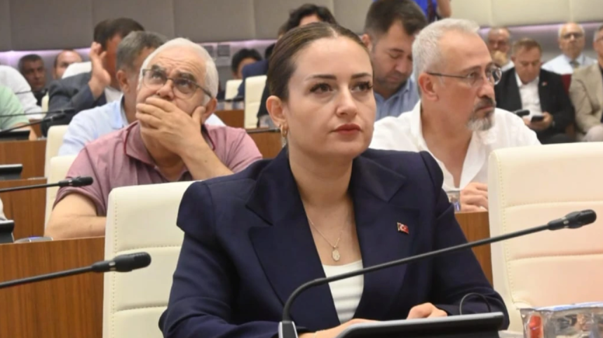 büşra özdemir, antalya büyükşehir belediyesi, abb başkan vekili, büşra özdemir antalya, büşra özdemir kimdir