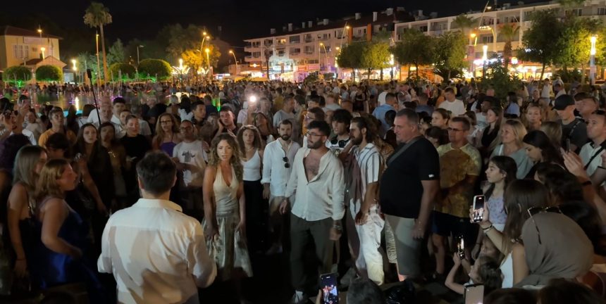 marmaris flash mob gösterisi marmaris 19 mayıs gösteri