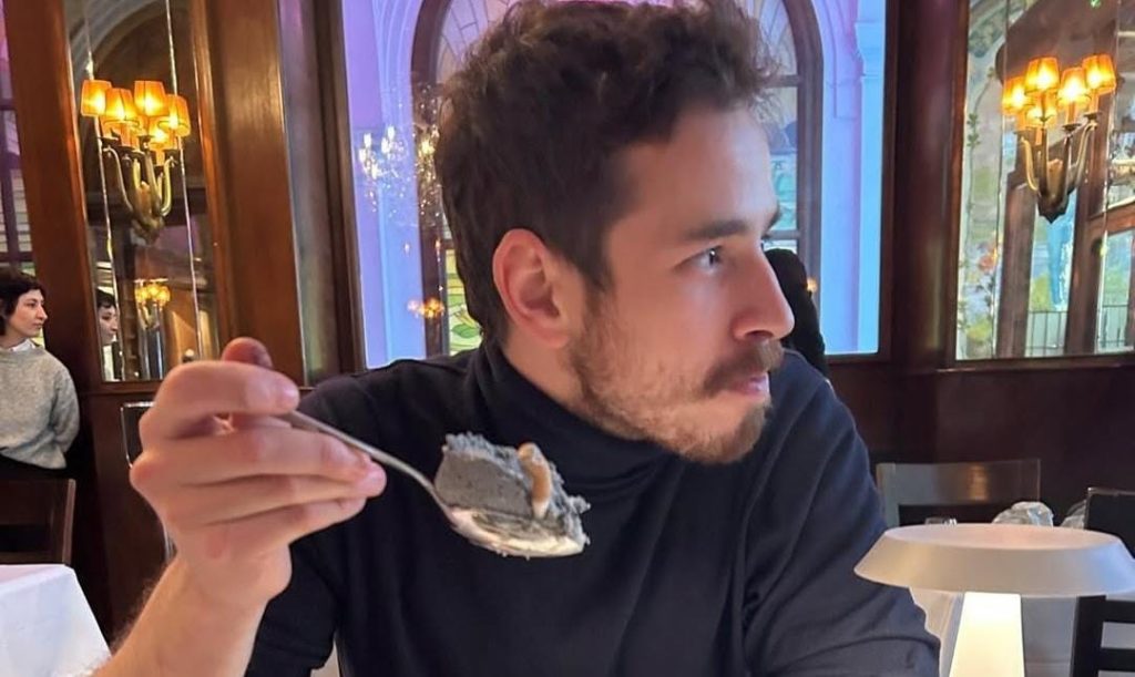 cem yiğit üzümoğlu kimdir, cem yiğit üzümoğlu nereli, cem yiğit üzümoğlu, cem yiğit üzümoğlu kaç yaşında, cem yiğit üzümoğlu dizileri