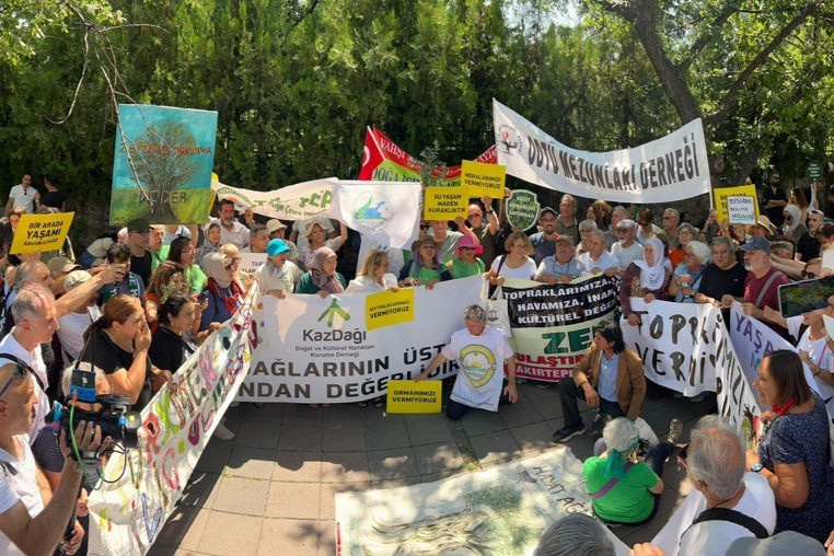 toprağımızı vermiyoruz