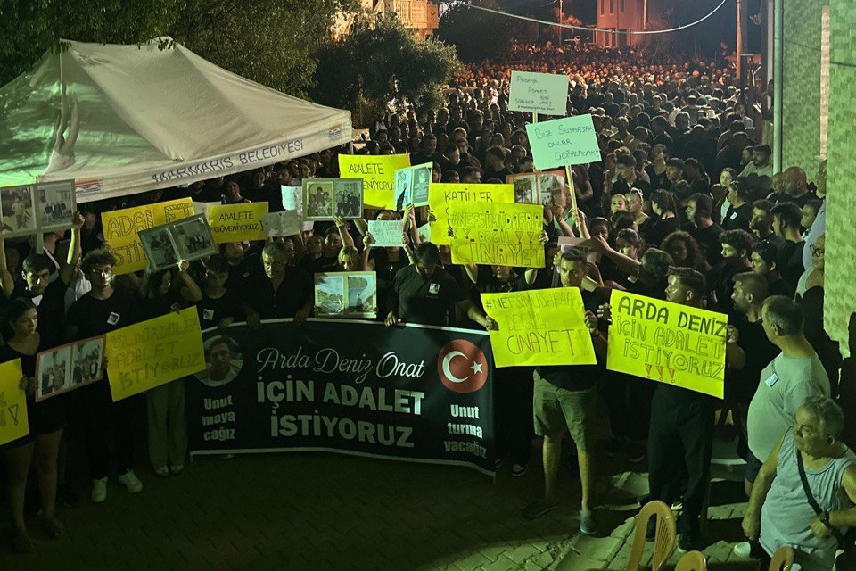 arda deniz onat marmaris, marmaris arda deniz onat, arda deniz onat, marmaris tekne kavgası, marmaris sessiz yürüyüş, 