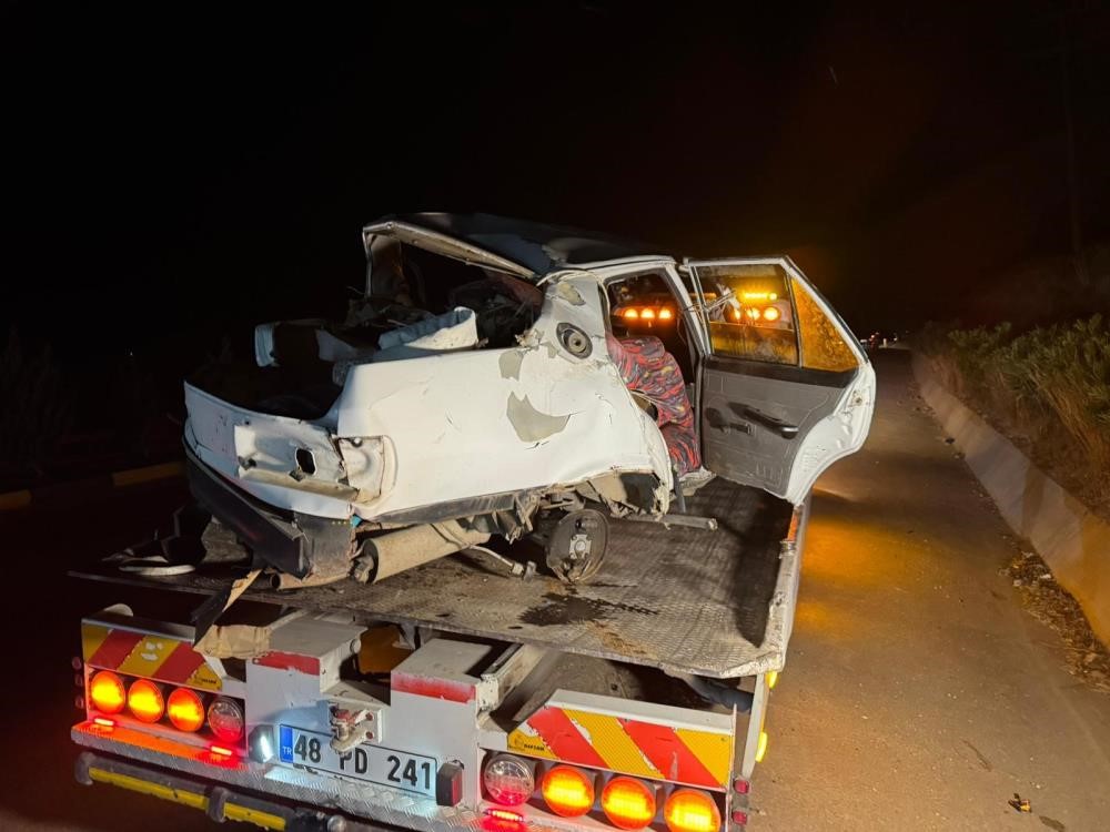 fethiye kaza, fethiye trafik kazası, arda dirmilli, fethiye arda dirmilli, fethiye iki otomobil çarpıştı