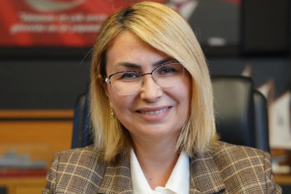 chp den istifa eden belediye başkanları, chp istifa eden belediye başkanı, yasemin fazlaca istifa, yasemin fazlaca chp, altınova belediye başkanı