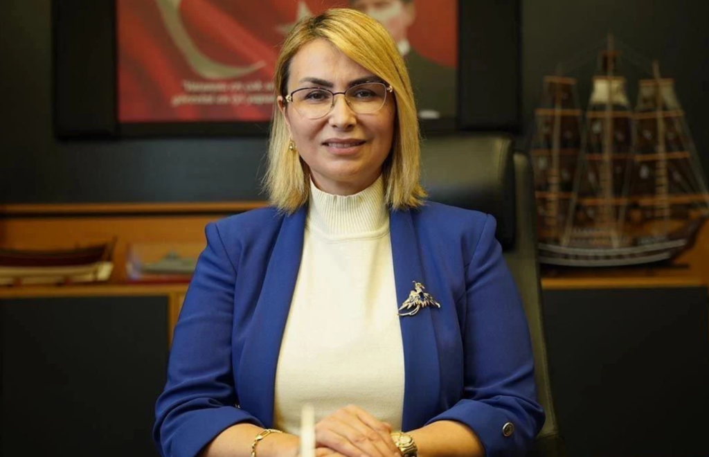 chp den istifa eden belediye başkanları, chp istifa eden belediye başkanı, yasemin fazlaca istifa, yasemin fazlaca chp, altınova belediye başkanı