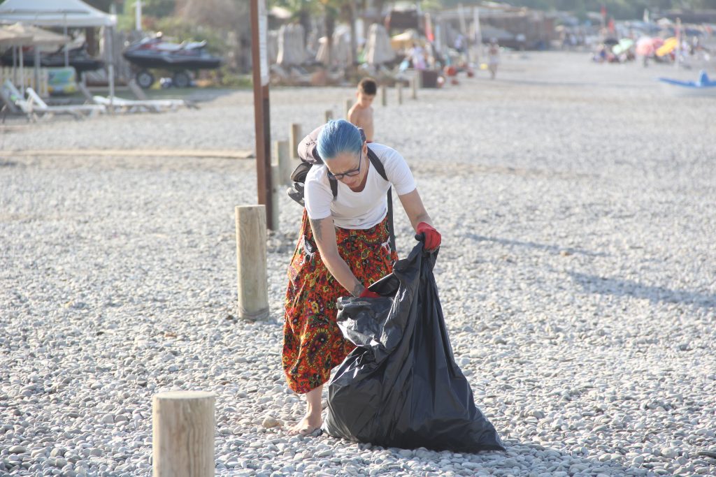 fethiye çalış sahili, fethiye deniz kaplumbağaları, yavru deniz kaplumbağaları, fethiye çöp toplama, fethiye çalış