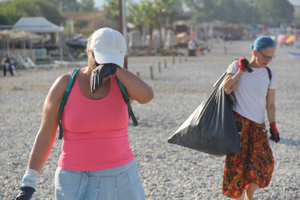 fethiye çalış sahili, fethiye deniz kaplumbağaları, yavru deniz kaplumbağaları, fethiye çöp toplama, fethiye çalış