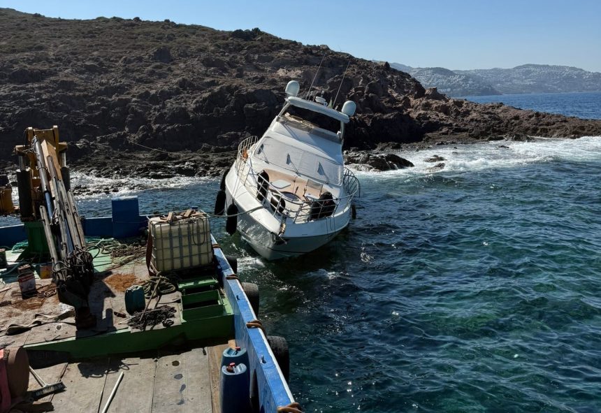 bodrum motoryat, motoryat kayalıklara çarptı, bodrum motoryat kazası, bodrum, bodrum kayalıklar