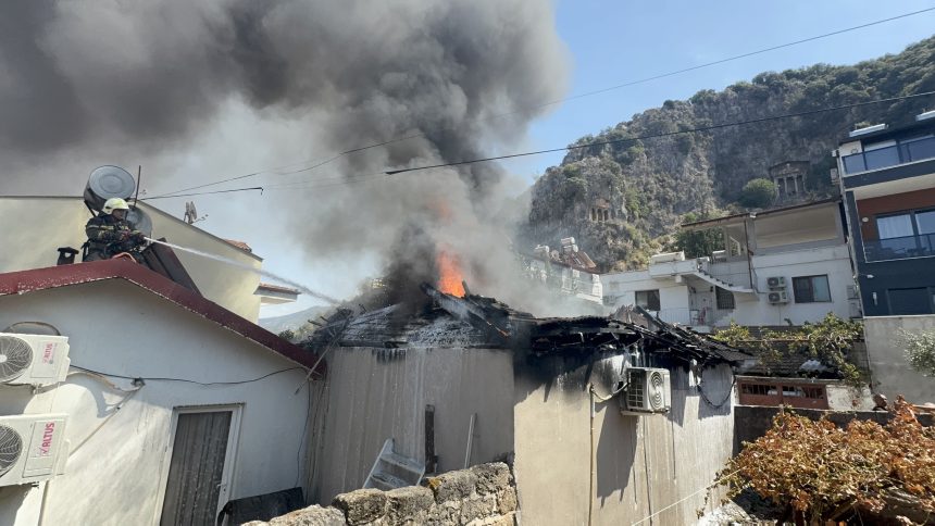 fethiye yangın, fethiye ev yangını, fethiye kesikkapı mahallesi, fethiye kesikkapı mahallesi yangın, fethiye kesikkapı mahallesi ev