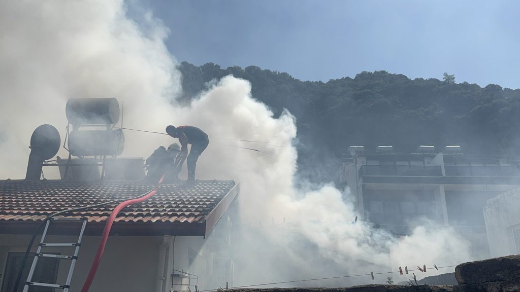 fethiye yangın, fethiye ev yangını, fethiye kesikkapı mahallesi, fethiye kesikkapı mahallesi yangın, fethiye kesikkapı mahallesi ev
