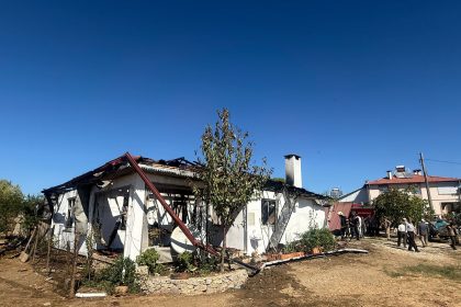 ula yangın, ula ev yangını, ula gölcük mahallesi, ula gölcük mahallesi yangın, ula gölcük mahallesi ev yangını