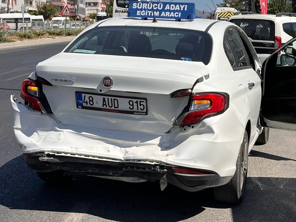 yatağan kaza, yatağan trafik kazası, yatağan, yatağan otogar, trafik kazası