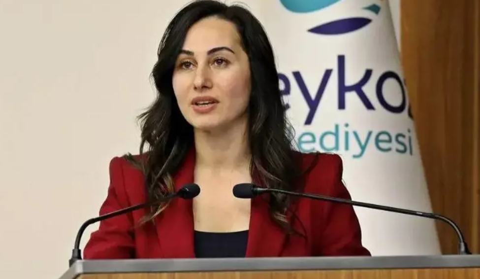 özlem vural gürze, beykoz belediye başkanı, özlem vural gürzel kimdir, özlem vural istifa, özlem vural gürzel chp