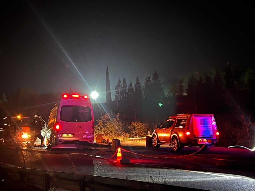 yatağan kaza, yatağan trafik kazası, yatağan, yatağan minibüs kazası, yatağanda minibüs tıra çarptı