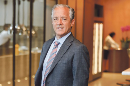 murat tomruk kimdir, divan otel, divan otel operasyon, divan otel kimin, murat tomruk