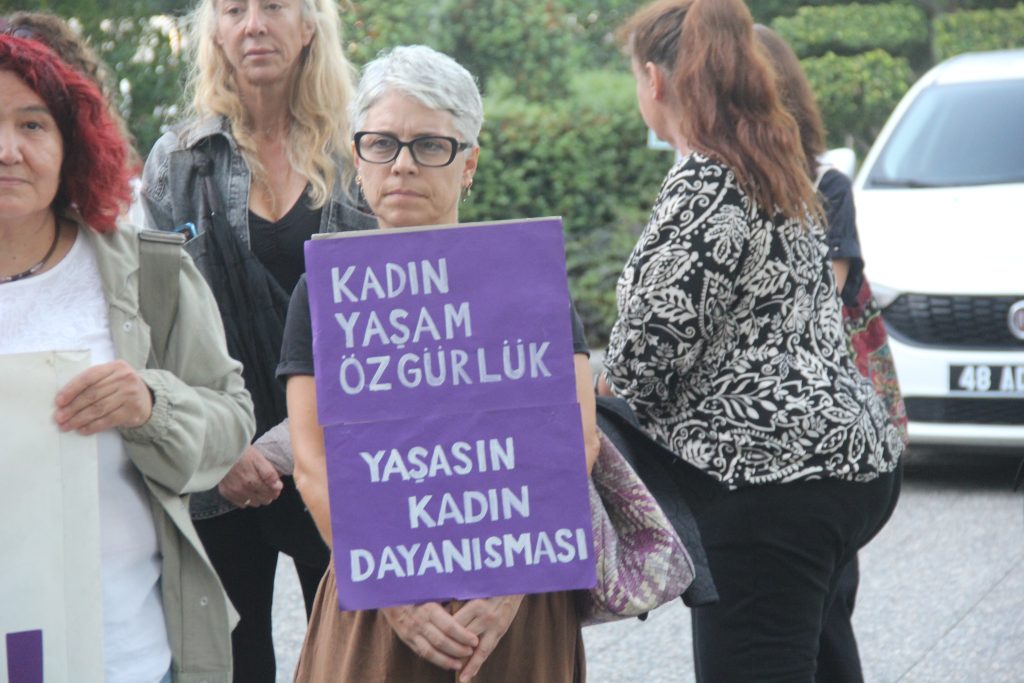 fethiye kadın platformu fethiye hayvan bakımevi şiddet fethiye barınak şiddet eda sheldon