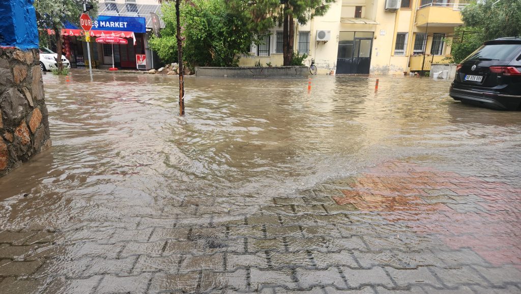 fethiye sağanak, fethiye sağanak yağış, fethiye, fethiye şiddetli yağmur, fethiye yağış