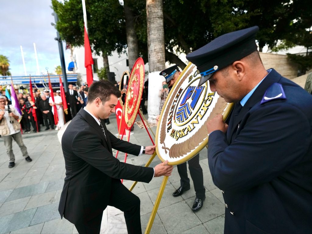 10 kasım anma töreni mustafa kemal atatürk atatürk anma töreni bodrum belediye başkanı
