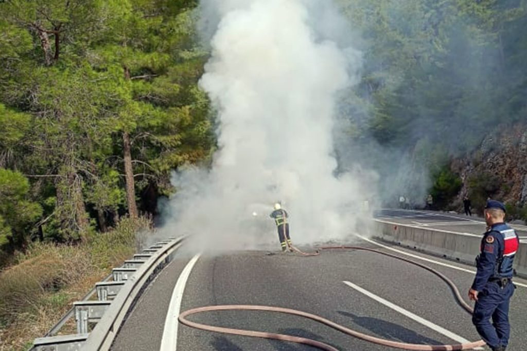 sakar geçidi kamyon yangını, ula sakar geçidi, sakar geçidi, sakar geçidi yangın, muğla sakar