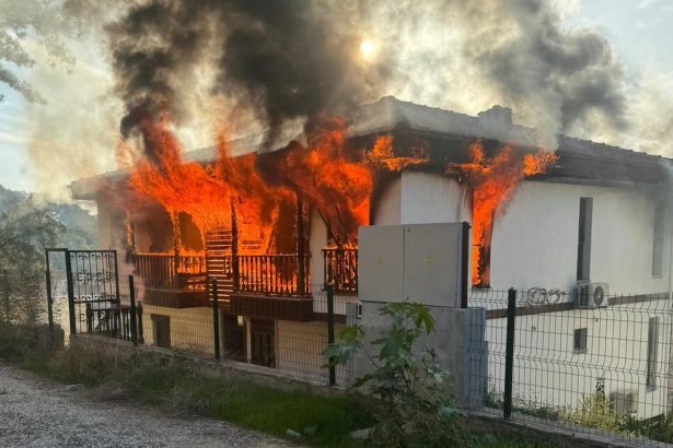 ulada arkadaşının evini ateşe verdi, ula gökova, ula jandarma, ulada jandarmaya saldıran uyuşturucu bağımlısı, ula uyuşturucu