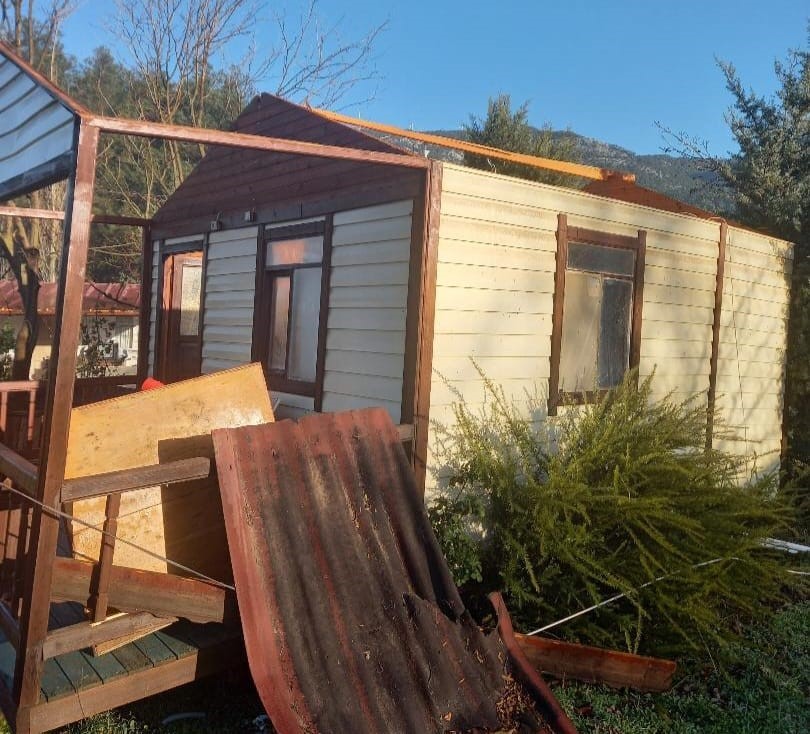 menteşe fırtına  muğla fırtına  muğla çatı uçtu