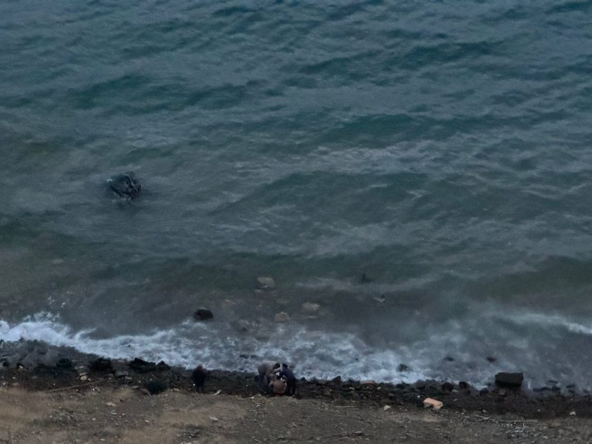 denize düşen araç araç denize uçtu trafik kazası yaralı sürücü datça