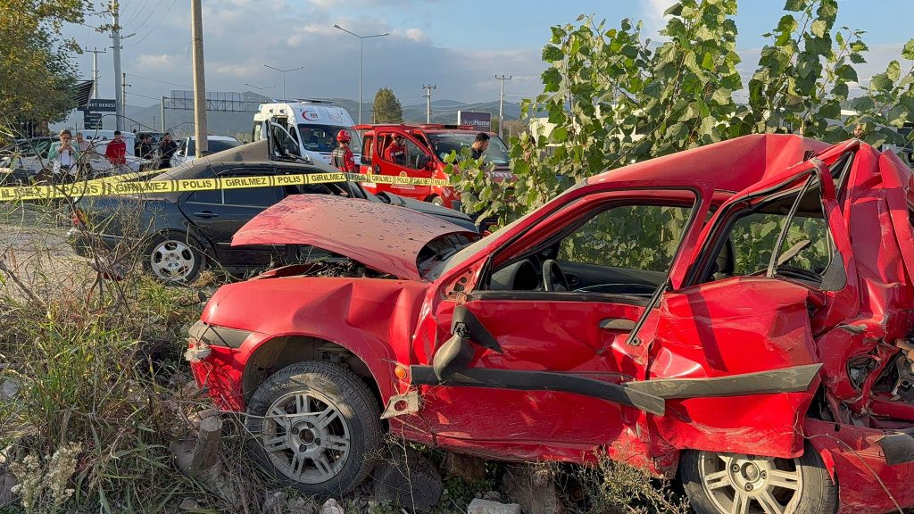 kazada yaşamını yitirdi seydikemer kaza trafik kazası seydikemer ali aker  