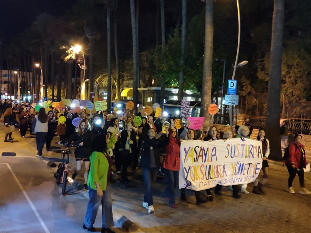 marmaris 25 kasım, marmaris kadın dayanışma, marmaris kadın dayanışma 25 kasım, marmaris kadın şiddetle mücadele günü, marmaris 